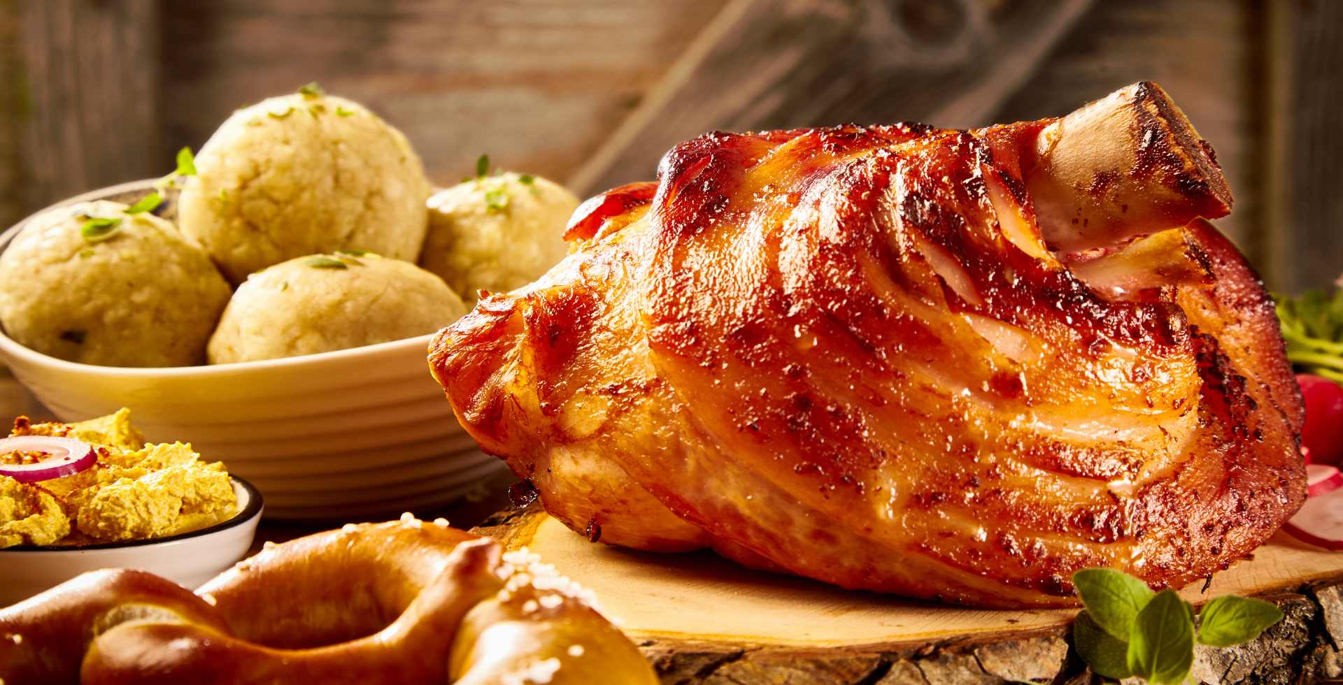 Schweinehaxe und Knödel mit der Historische Gastronomie Andreas Krems
